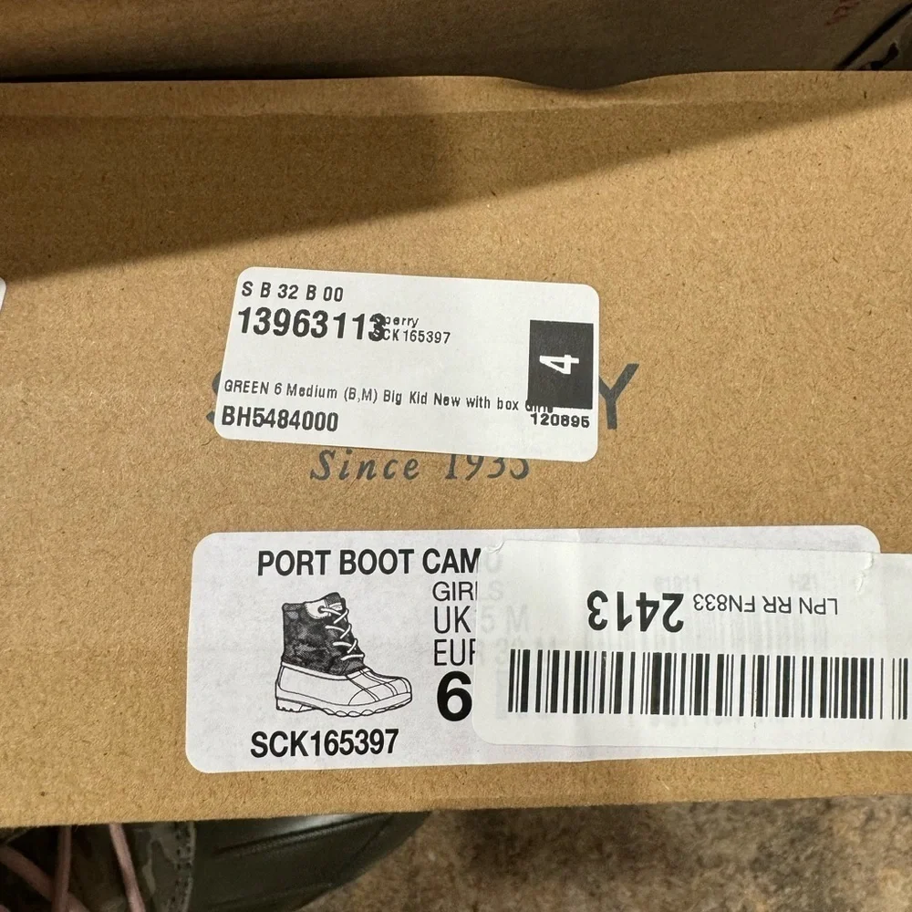 New Girls Camo Sperry Boots